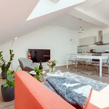 Garden In The Center - Leg12 Apartment *