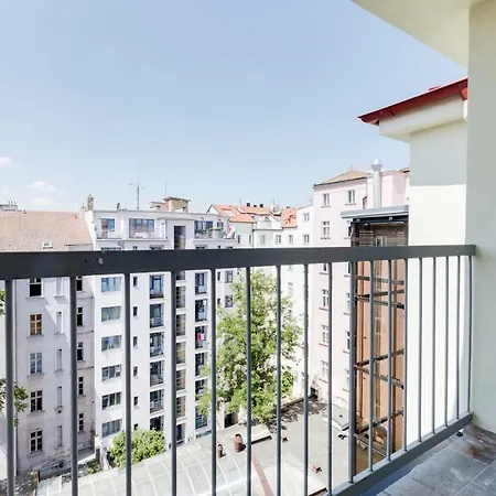 Garden In The Center - Leg12 Apartment
