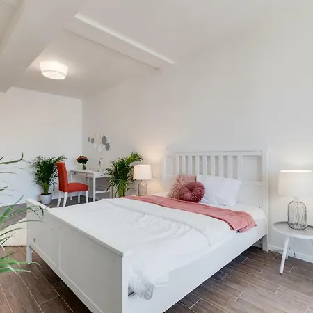 Apartment Garden In The Center - Leg12 Prague